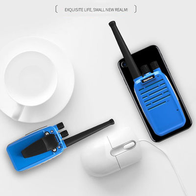 Langstrecken-digitale Mobilfunk-Handheld-Walkie-Talky mit Taschenlampe und Li-Ionen-Batterie