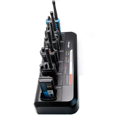 Walkie Talkie Multichannel-Ladegerät für MTP3100 Anpassungsfähiger und langlebiger 12V-1A Ausgang