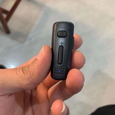 ZELLO Walkie Talkie Ohrhörer mit PTT-Mikrofon und schwarzem Bodyguard