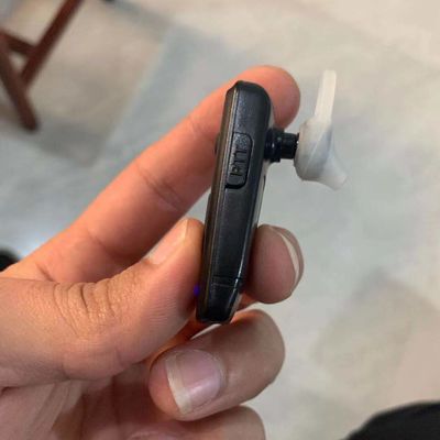 ZELLO Walkie Talkie Ohrhörer mit PTT-Mikrofon und schwarzem Bodyguard