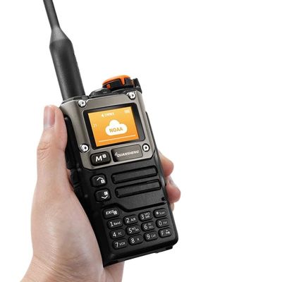Doppelband-Analogradio Zwei-Wege-Walkie-Talkie Schwarz Handheld für eine reibungslose Kommunikation