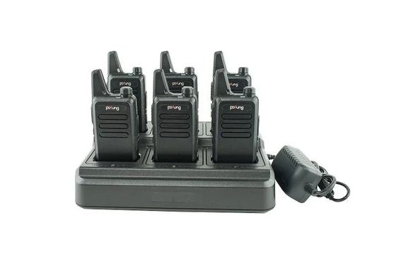 Fernkommunikation erleichtert mit 2W VHF Walkie Talkie und Sechswegladegerät