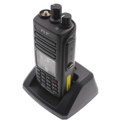 DMR Dual Band IP67 Wasserdichtes GPS Optional 100000 Kontakte 131mm*61mm*36mm Digitales Radio