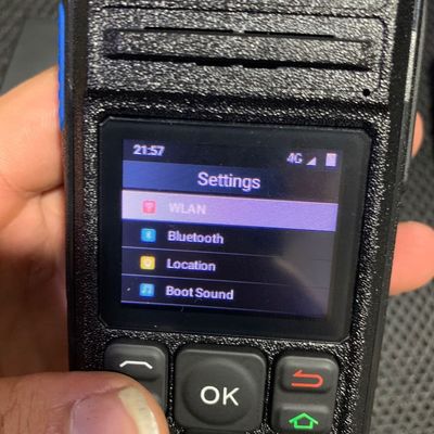 Handheld 4G Walkie Talkie mit GPS WCDMA SIM-Karte WiFi Bluetooth und Zello Wireless