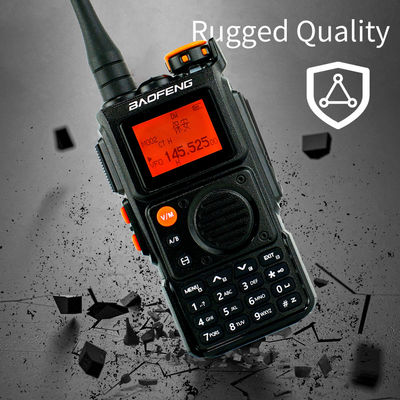 Langstrecken-Fullband UV-K6 Typ-C-Ladestation Walkie Talkie mit Standardbatterie von 1400 MAH