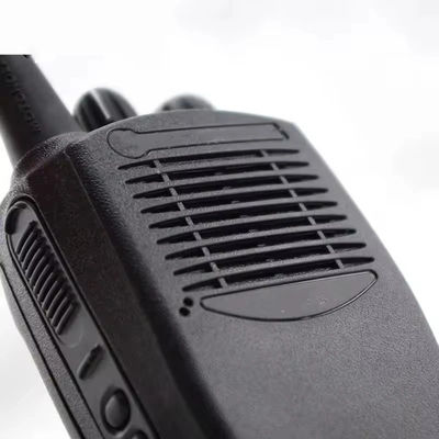 UHF/VHF Digital Radio Handheld Walkie Talkie mit Li-Ionen-Batterie und 5-10km Sprechreichweite